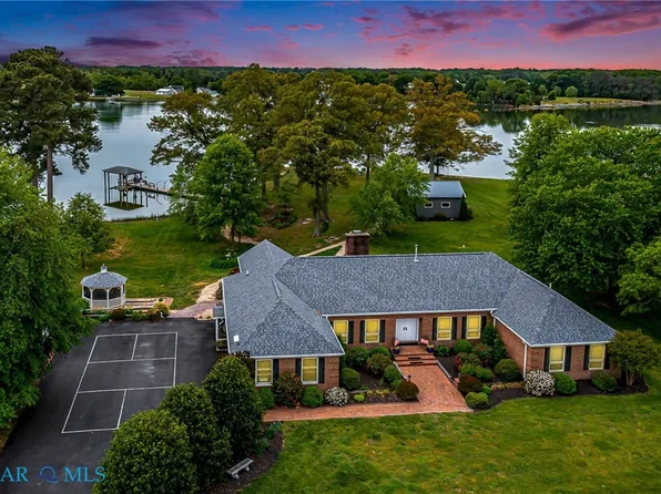 1245 Yeocomico View Dr, Lottsburg, VA 22511