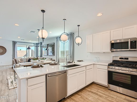 3rd image of 15847 W WINSLOW Avenue