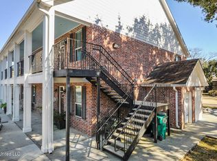 204 Fairway Villas Cres, Diamondhead, MS 39525