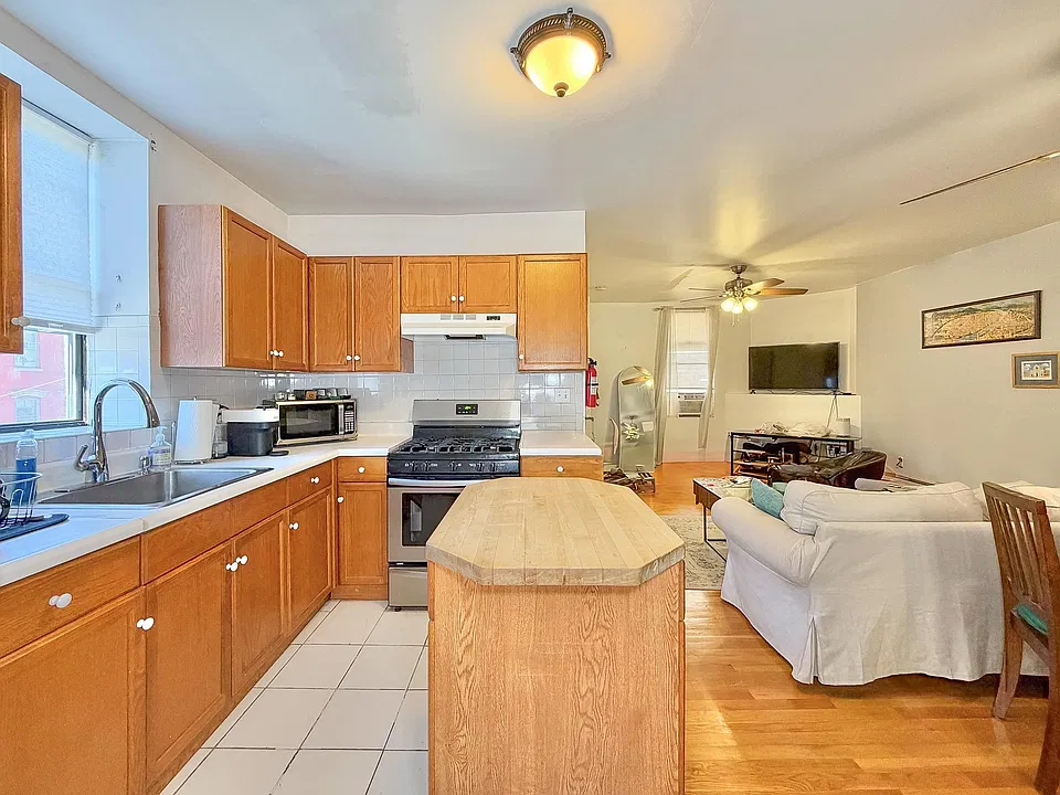 1001 Willow Ave #2