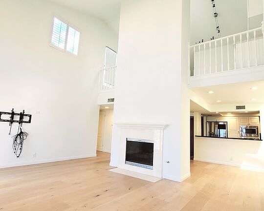 5th image of 1740 Malcolm Ave APT 304