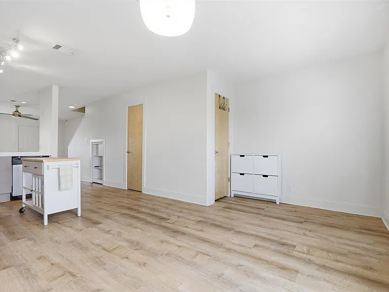 1101 Grove Blvd #201 — Photo 5