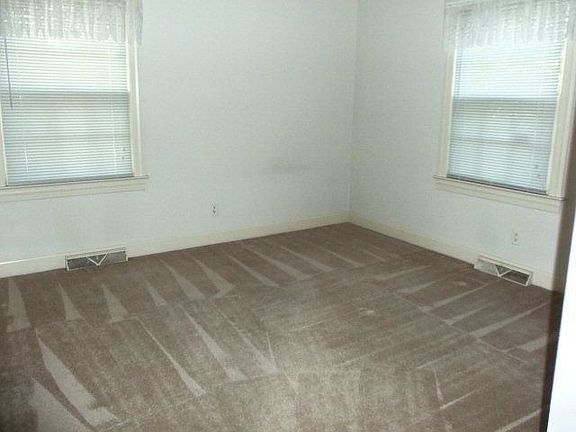 5th image of 104 Collington Ct