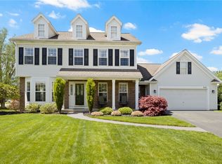 1030 Whistlers Cove Ln, Rochester, NY 14612