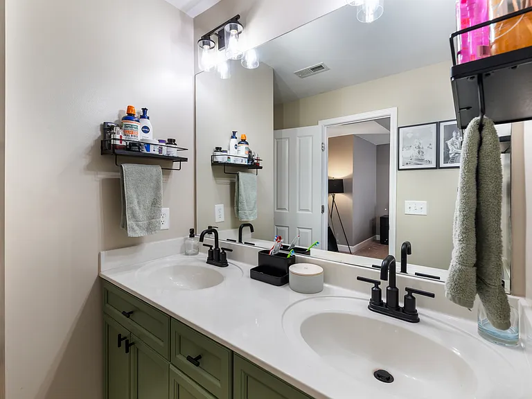 2718 Dracut Ln — Photo 13