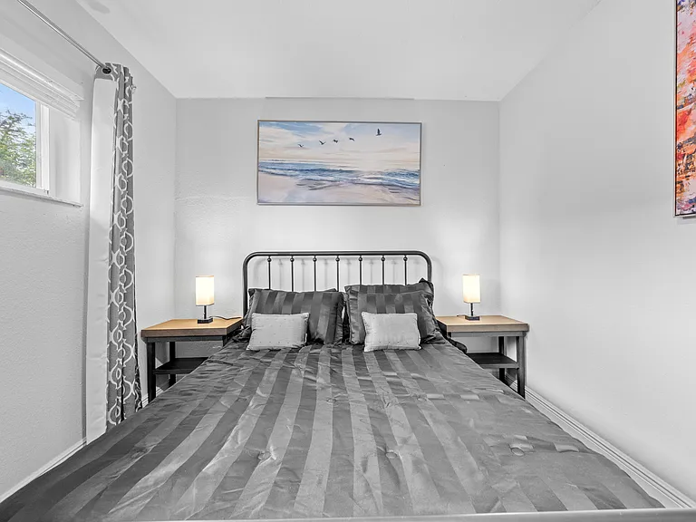 1208 NE 5th Ave #3 — Photo 13
