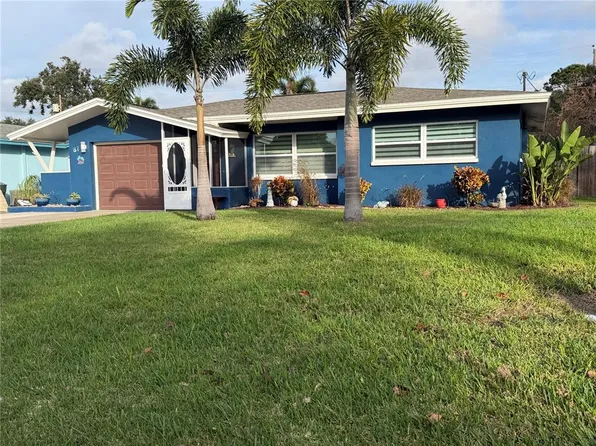 87 Oakwood Dr, Dunedin, FL 34698