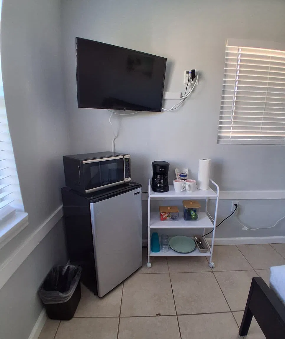 1 bed, 350 sqft, $1,300 — Photo 2