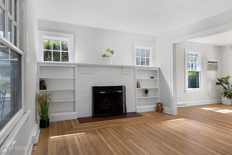 5th image of 42 Quade Street