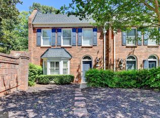 7111 Saint Charles Sq, Roswell, GA 30075