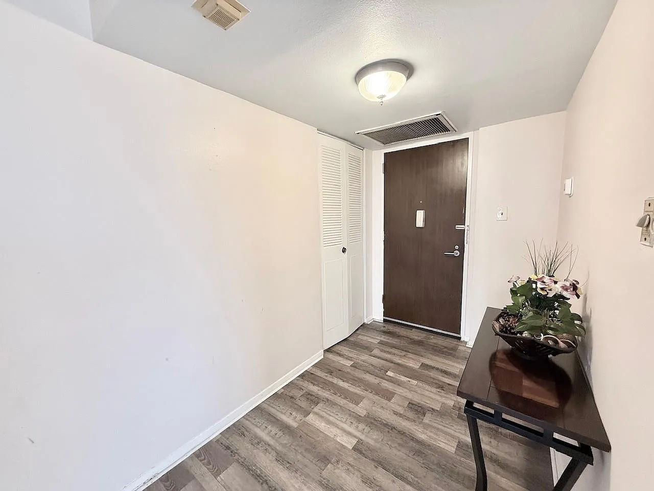 2 bed, 2.0 bath, 1154 sqft, $2,150 — Photo 2