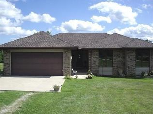 112 Southside Ln, Marshfield, MO 65706