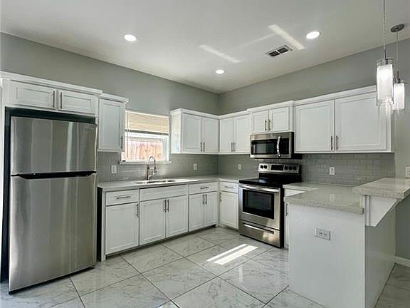 4th image of 3312 S Mia Ln #4
