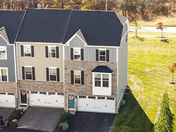 3rd image of 7100 Chestnut Way