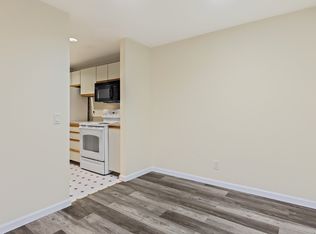 Stone Court Apartments, Seattle, WA 98103