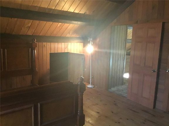3rd image of 3285 Pine Wood Dr