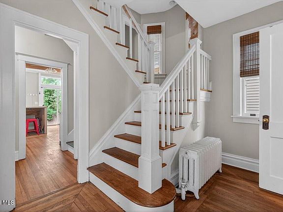 4th image of 852 Myrtle Avenue