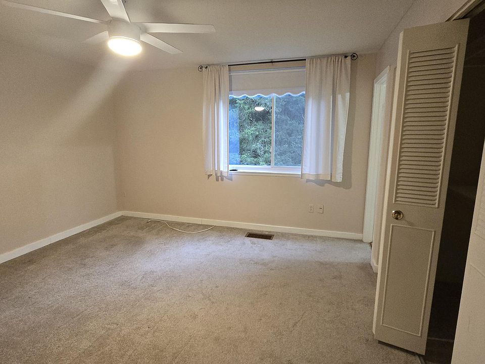 Listing 1 Primary Bedroom