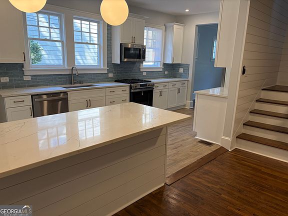 5th image of 888 Vedado Way NE
