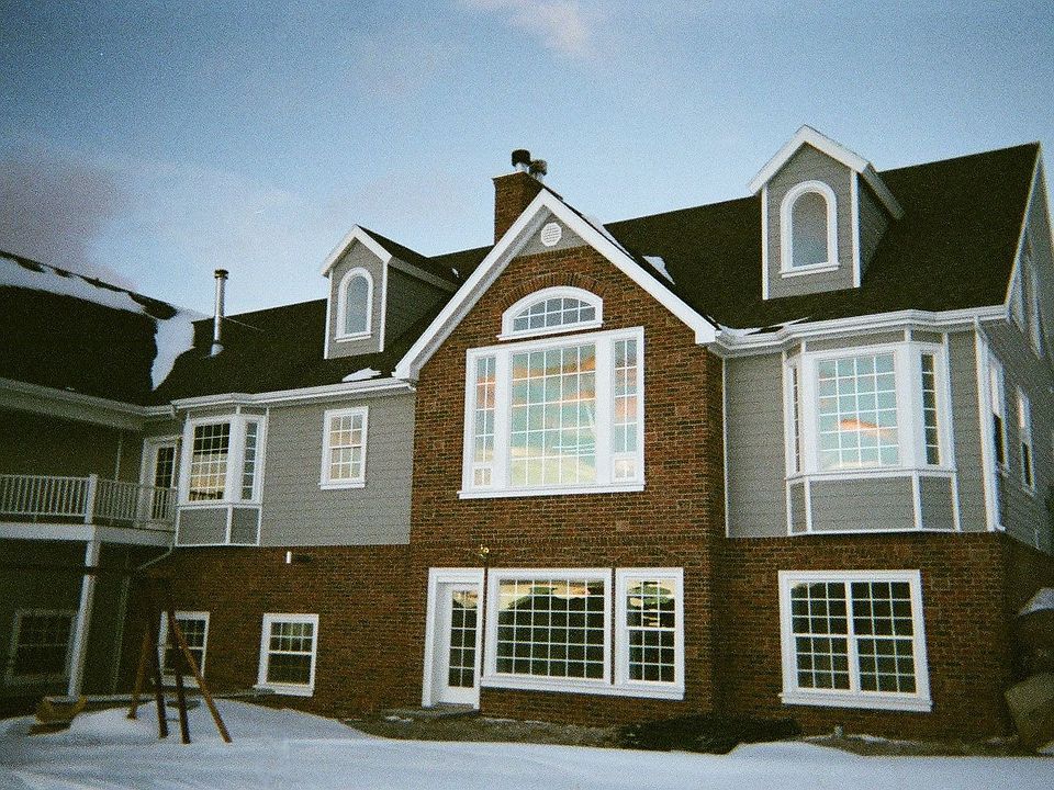 1580 Crescent Dr. S.