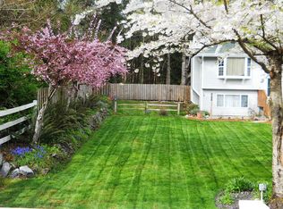 7990 NE Seawind Ave, Poulsbo, WA 98370