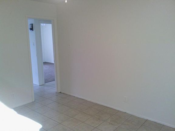 4th image of 2721 Patricia Ln APT D