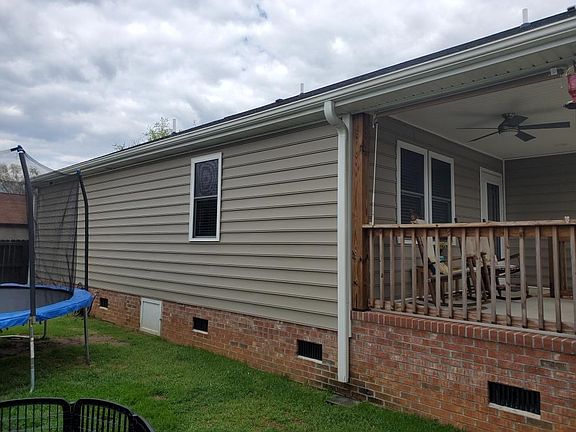 3rd image of 106 Wedgewood Dr