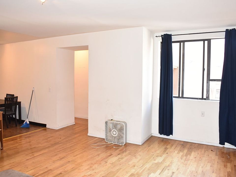 2nd image of 274 Willoughby Ave APT 2O