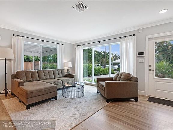 3rd image of 2837 NE 18th Ave