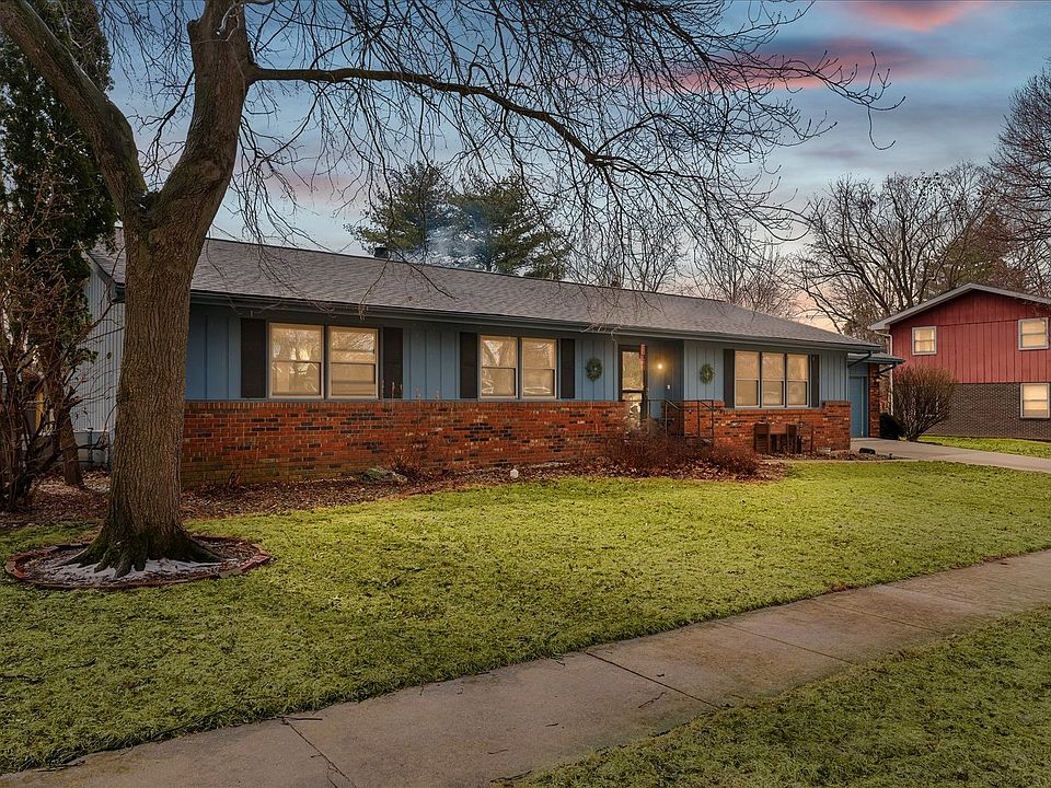 1st image of 409 Park Lane Dr