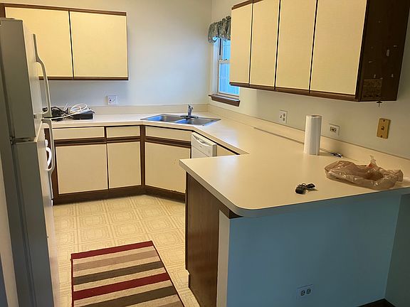 2nd image of 1132A Talbots Ln #A