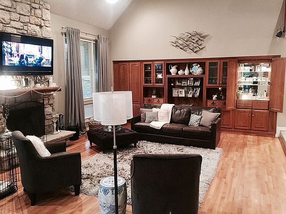 4th image of 1796 Deer Hill Dr