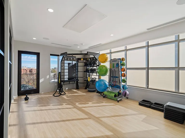 UptownDenver_amenity_yoga studio