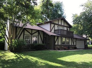 1525 Heritage Lndg, Saint Peters, MO 63303