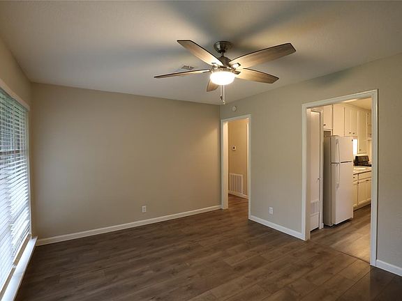 3rd image of 8908 Briley Dr
