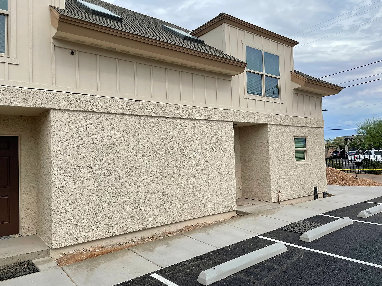 Move In Special!! Great Central Location! Call Today! — Photo 1