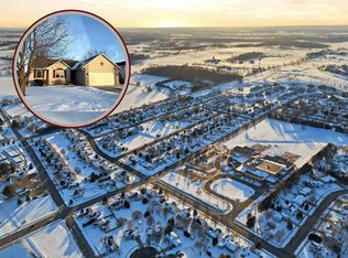 564 S Burr Oak Ave, Oregon, WI 53575