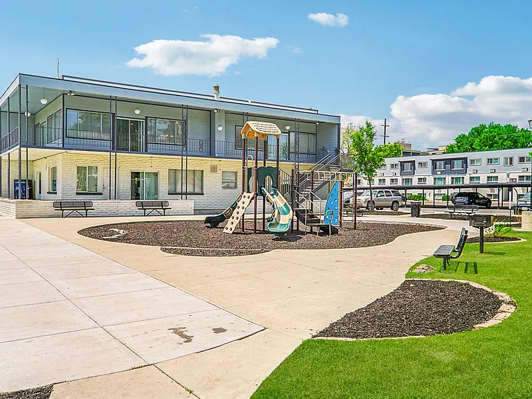 River Rock Apartments — Photo 6