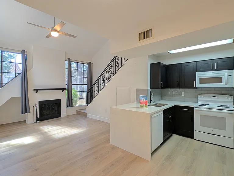 602 N May St #67 — Photo 10