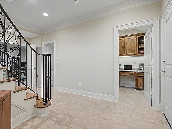 2nd image of 6515 Pickens St #B