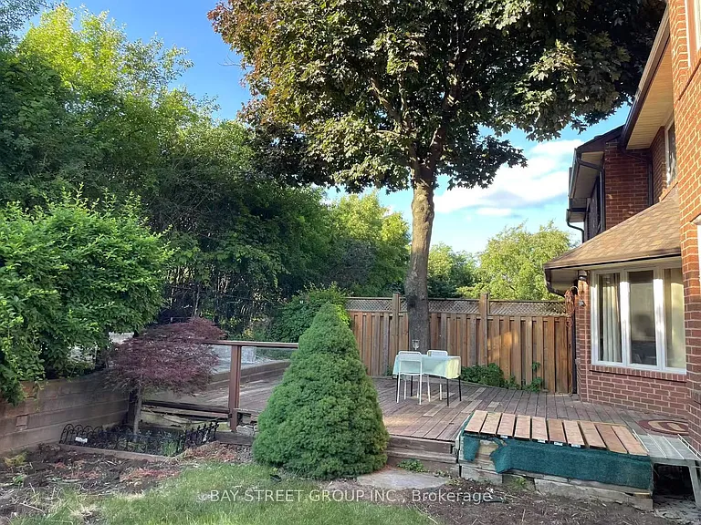 2589 Addingham Cres — Photo 18