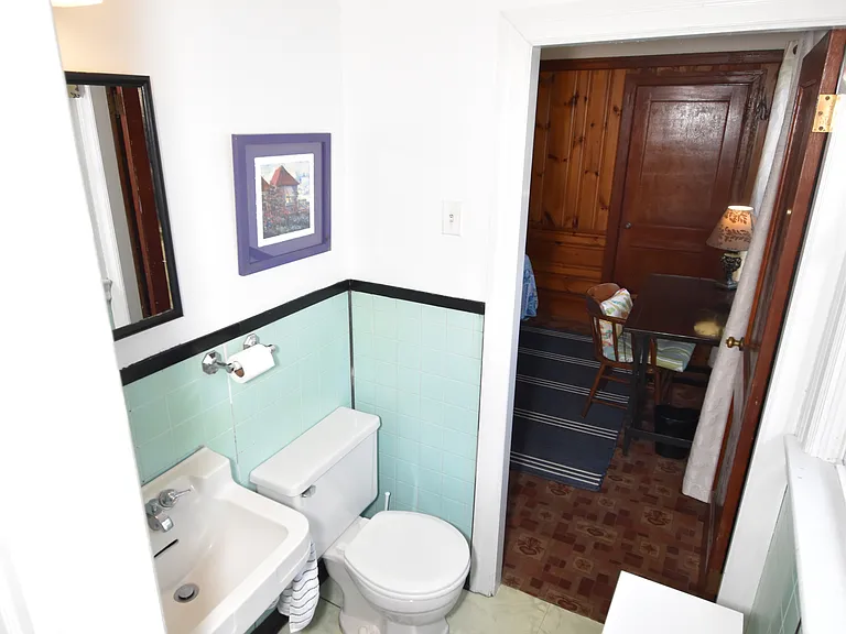 41 Caswell St — Photo 22