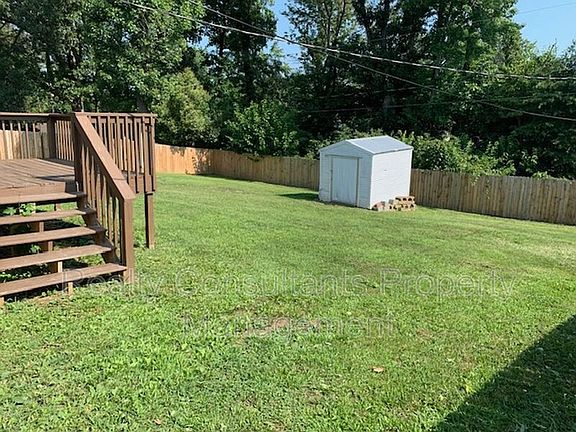4th image of 4109 Queen Beth Dr