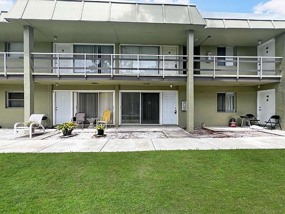 3rd image of 1852D Golf View Ave #32