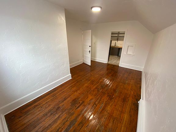 2nd image of 422 N Yellowstone St #6