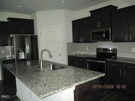 4th image of 435 Belmont Lake Dr