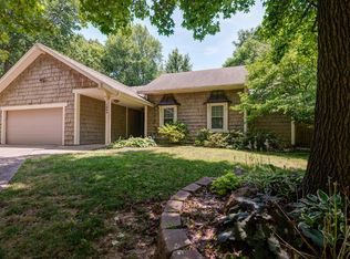 1964 E Vincent Dr, Springfield, MO 65804