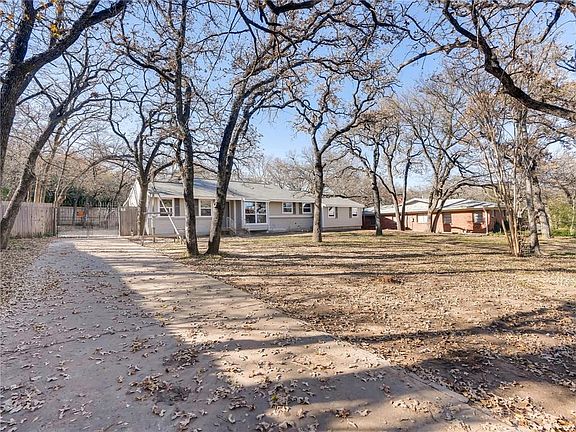2nd image of 2112 Montclair Dr