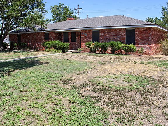 3rd image of 610 Pecan Ave
