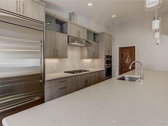 4th image of 1560 Race St #3